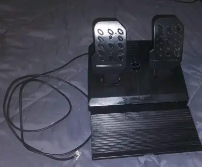 Volante de simulación Xbox con pedales - miniatura 3