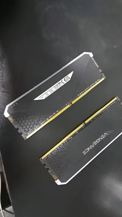 Memoria RAM Vengeance 32gb 16x2 DDR4 - miniatura 1