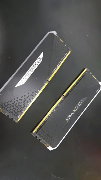 Memoria RAM Vengeance 32gb 16x2 DDR4 - miniatura 2