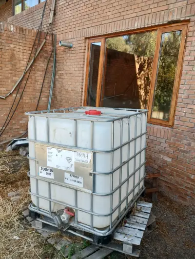 Contenedor IBC 1000 litros - miniatura 1