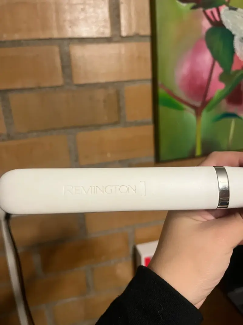 Plancha de pelo Remington blanca - 3