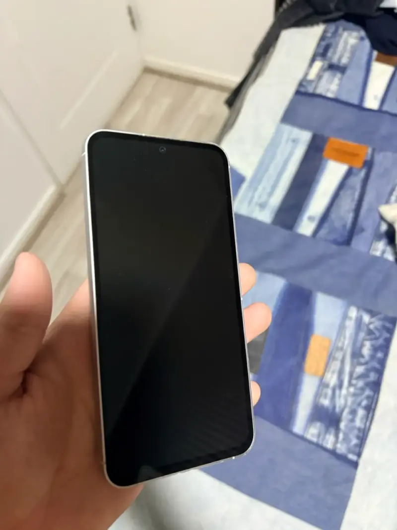 Samsung s23 FE verde claro - 4