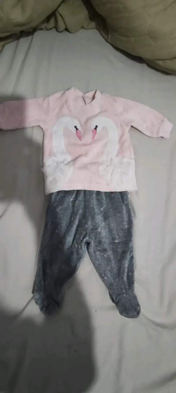 Conjunto bebé cisnes rosado