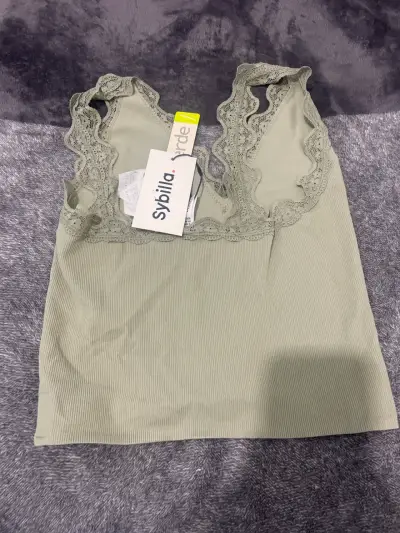Crop top verde con encaje sybilla NUEVO - miniatura 2