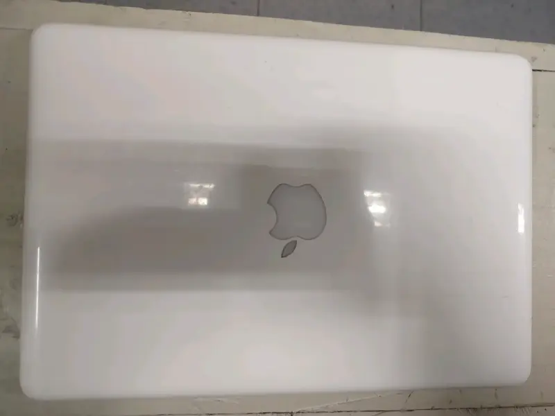 Vendo macbook 2010 sin disco duro ram 8gb, - 2