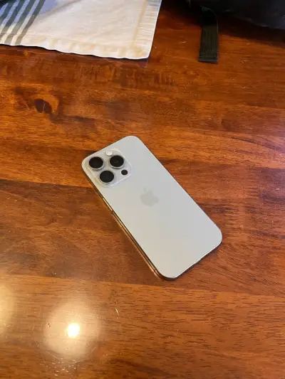iPhone 15 pro - miniatura 1