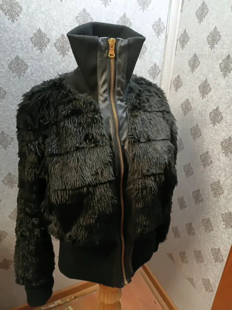 Chaqueta de mujer negra con pelo - 2