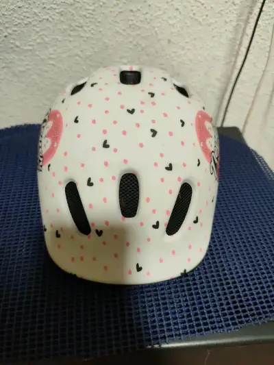 Casco infantil diseño corazones - miniatura 1