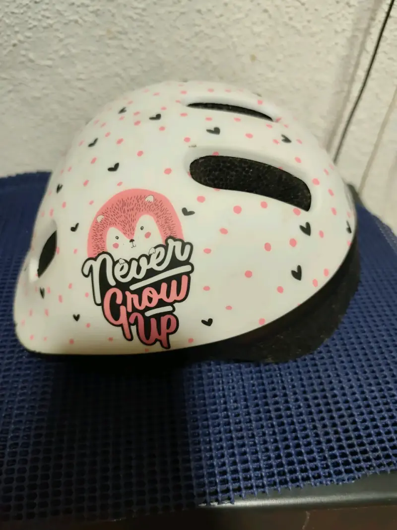 Casco infantil diseño corazones - 2