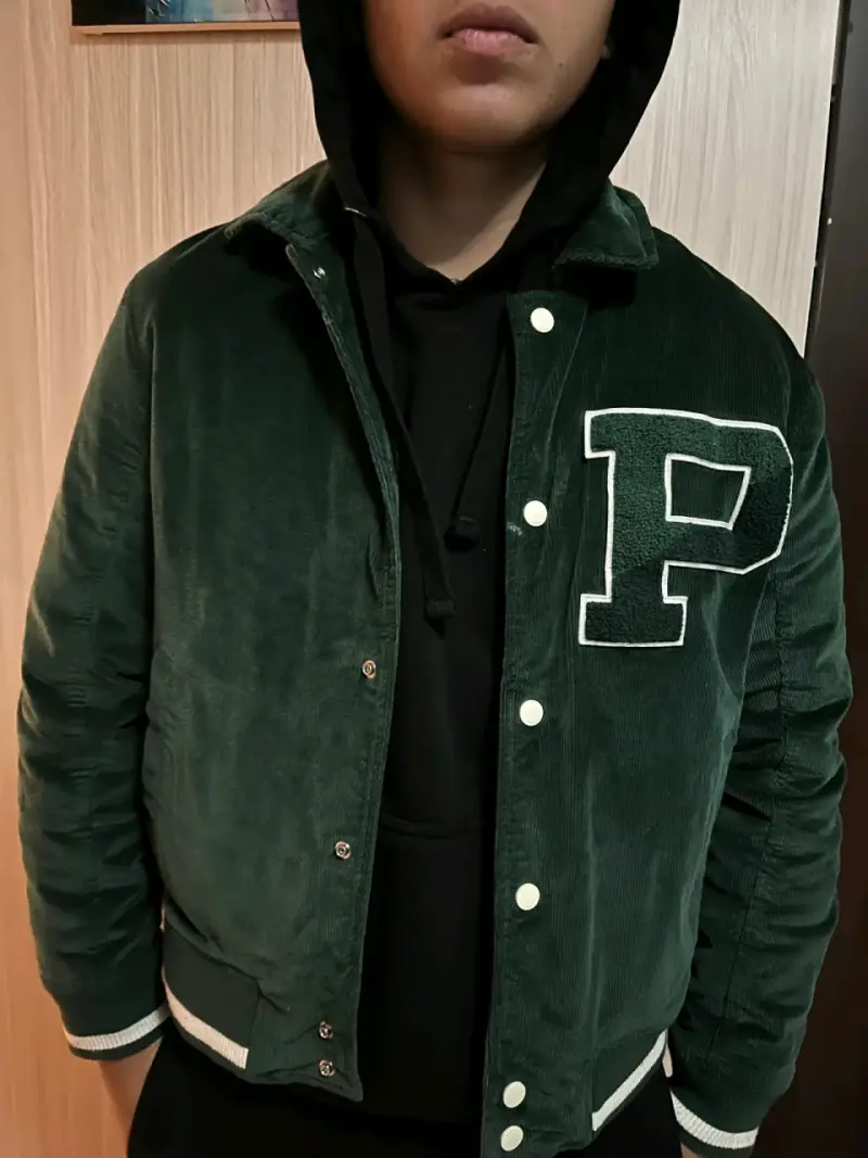 Chaqueta verde con letra bordada - 1