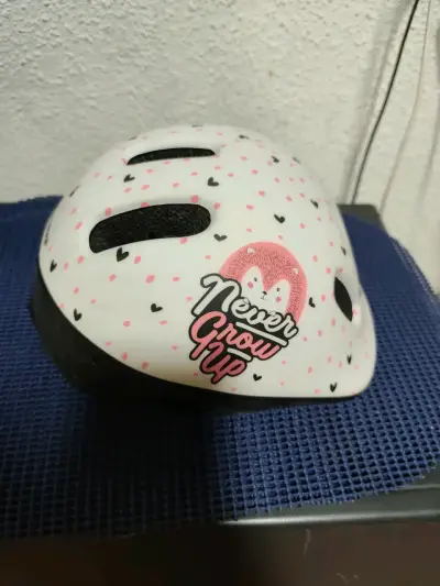 Casco infantil diseño corazones - miniatura 4