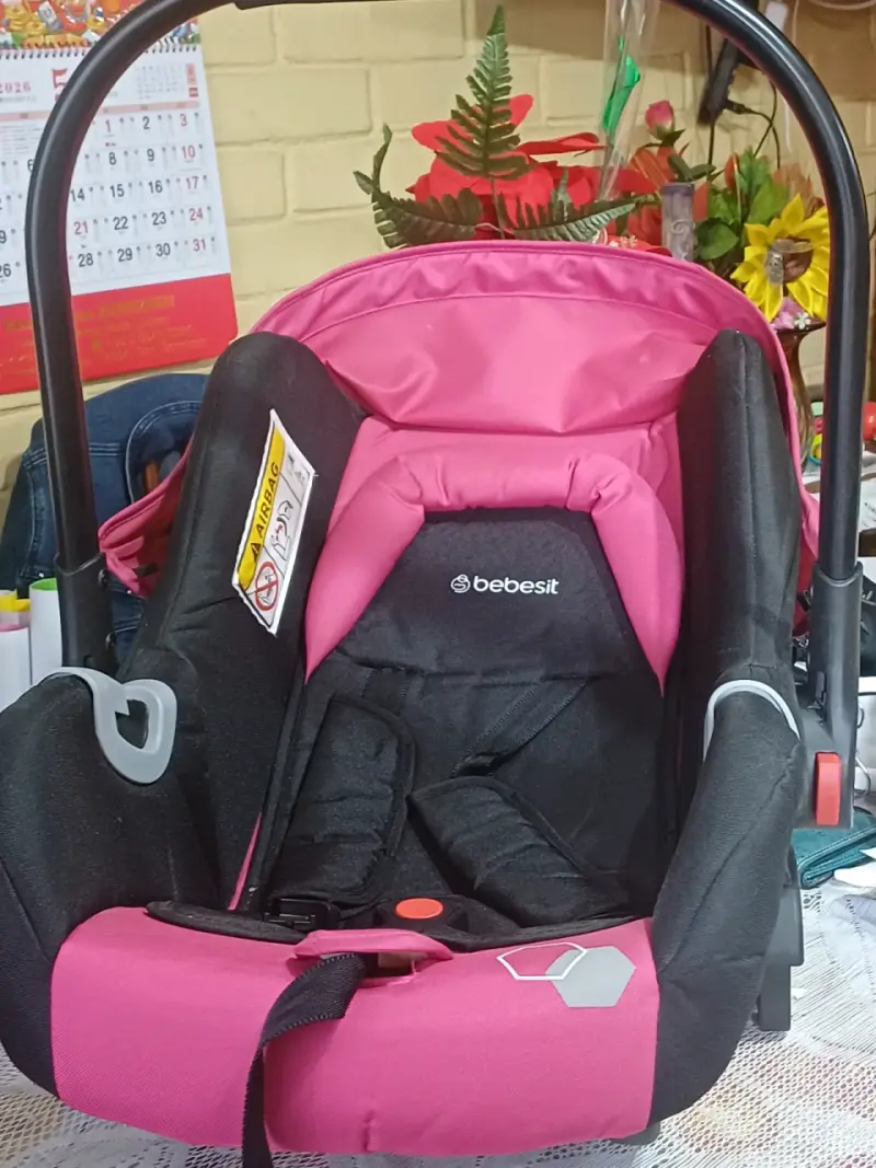 Silla para auto Bebesit rosada - 3