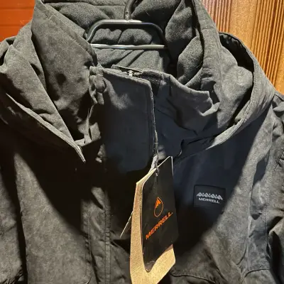 Chaqueta  Merrell nueva - miniatura 2