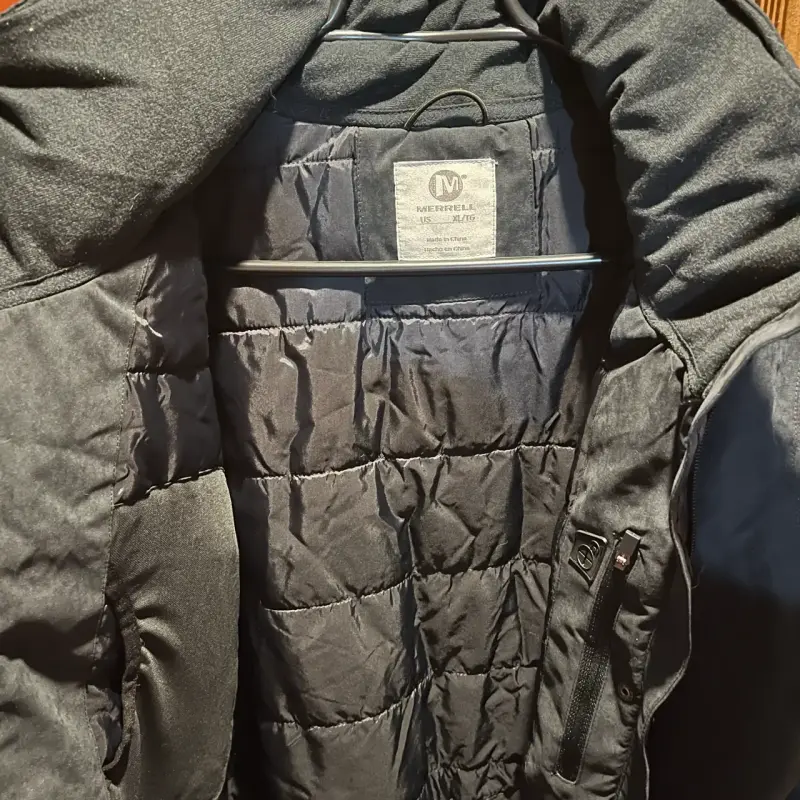 Chaqueta  Merrell nueva - 4