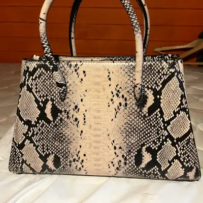 Cartera estampado serpiente - miniatura 2