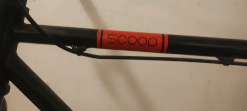 Bicicleta de paseo negra y roja - 5