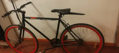 Bicicleta de paseo negra y roja - miniatura 6