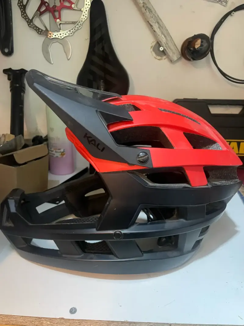 Casco Integral de Enduro - Rojo/Negro - 1