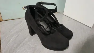 Zapatos negros de tacón alto 9cm tacón - miniatura 2