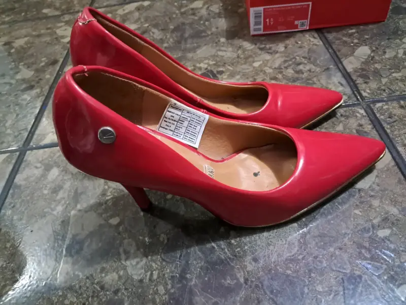 Zapatos de tacón rojo vizzano