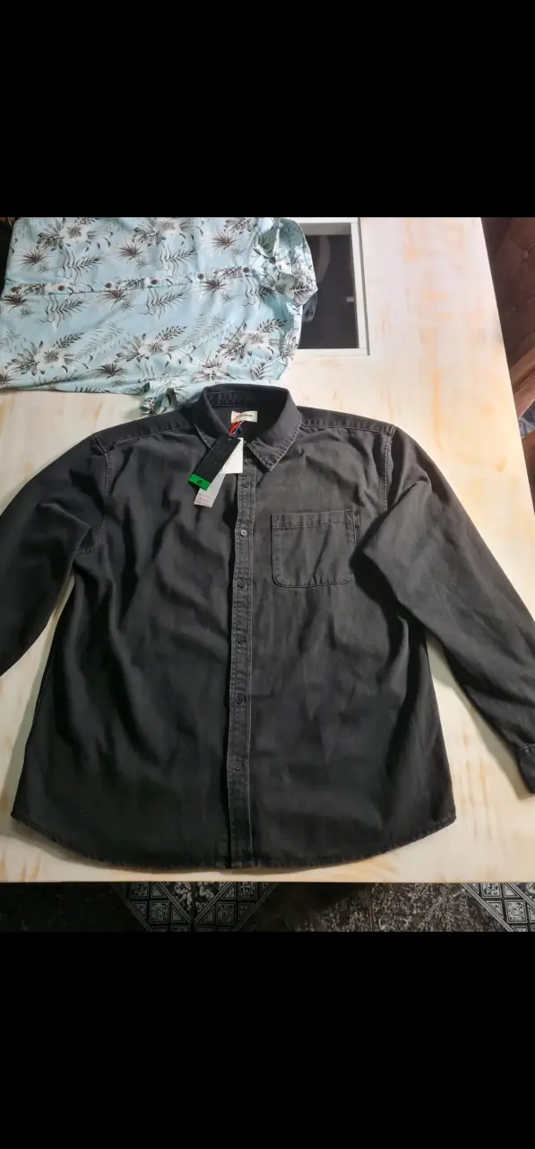 Camisa negra de algodón nueva