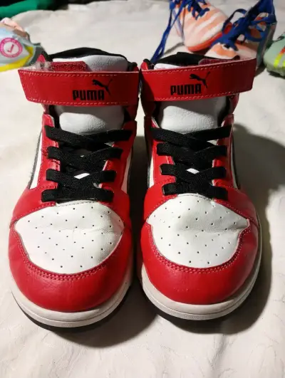 Zapatillas rojas Puma talla 35 - miniatura 2