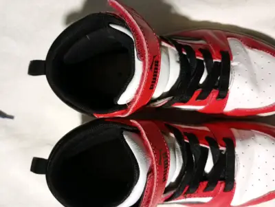 Zapatillas rojas Puma talla 35 - miniatura 3