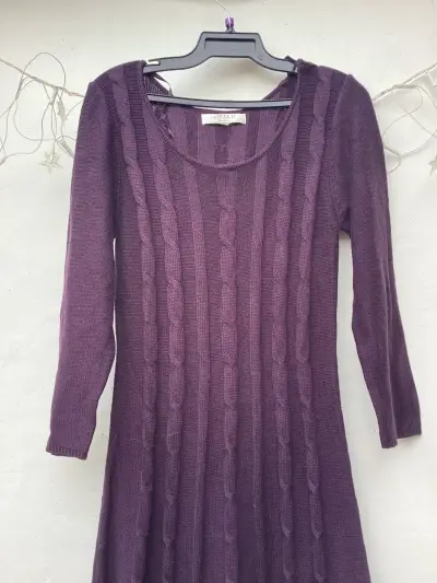 Vestido morado de punto largo - miniatura 2
