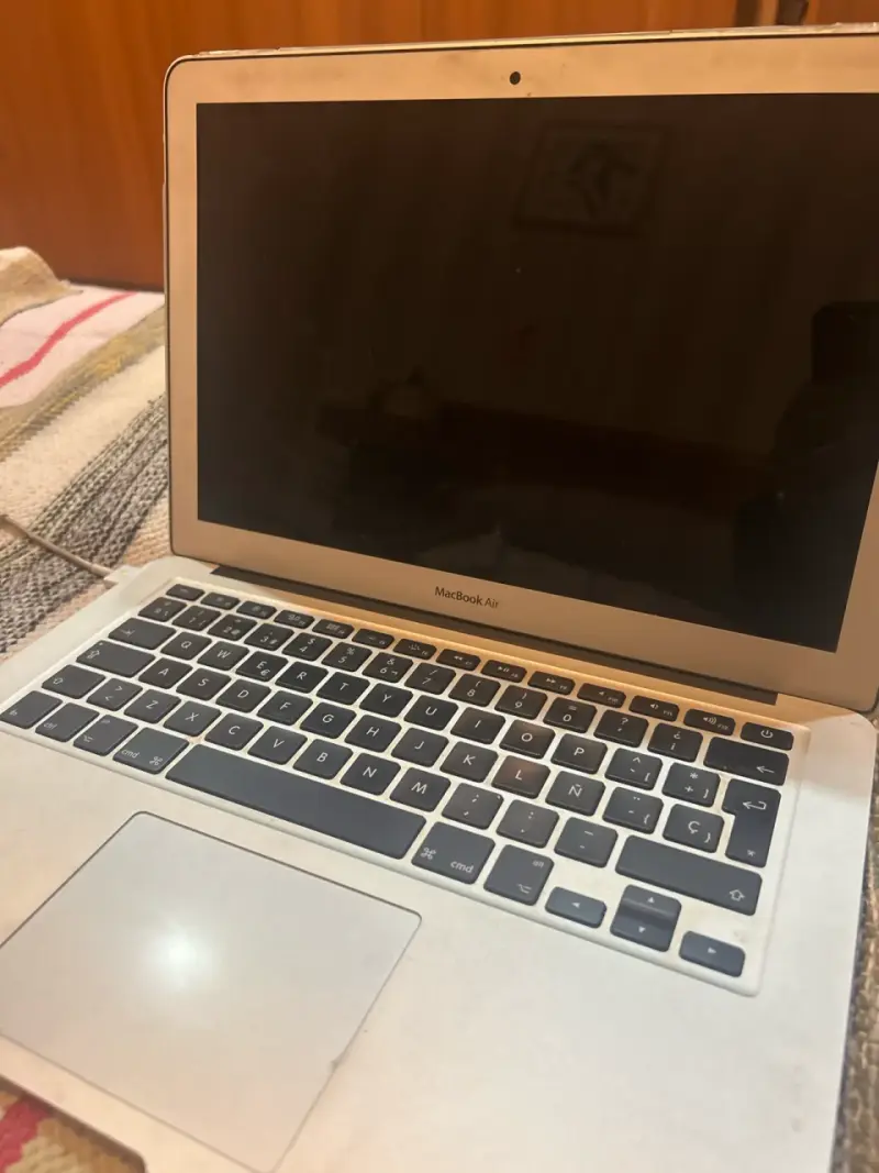 MacBook Air usado buen estado - 1
