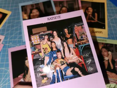 Set de 8 fotos estilo Polaroid KATSEYE (fanmade) - miniatura 2