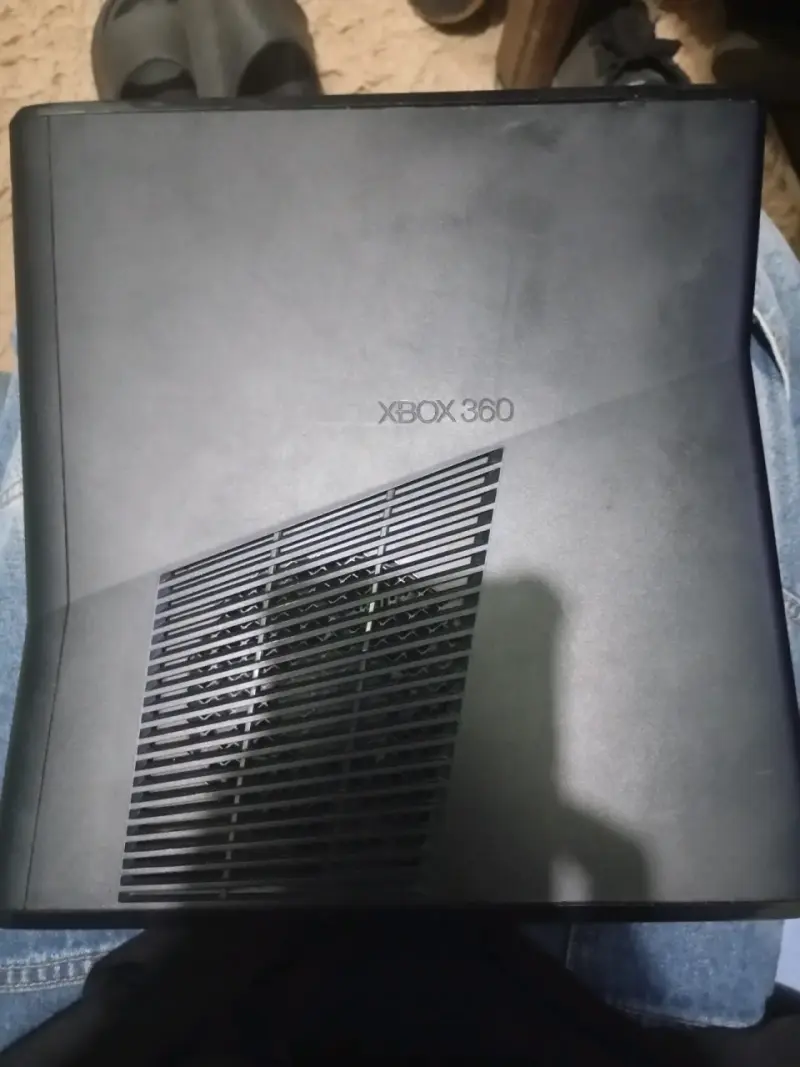 XBOX 360 Slim (S) 4GB + Transformador y Mando - 3