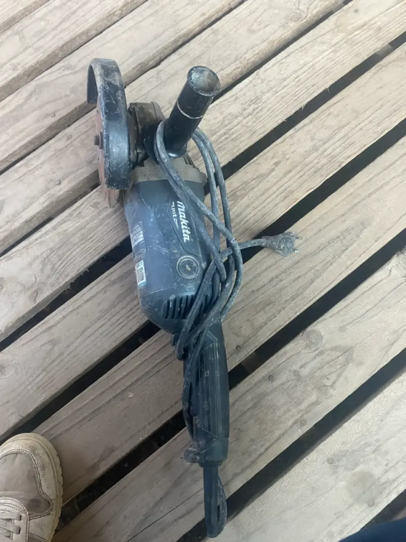 Esmeril angular Makita usado - 1