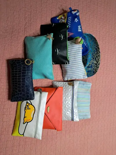Set de estuches variados - miniatura 2