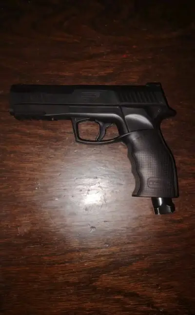 Pistola de aire comprimido Umarex - miniatura 4