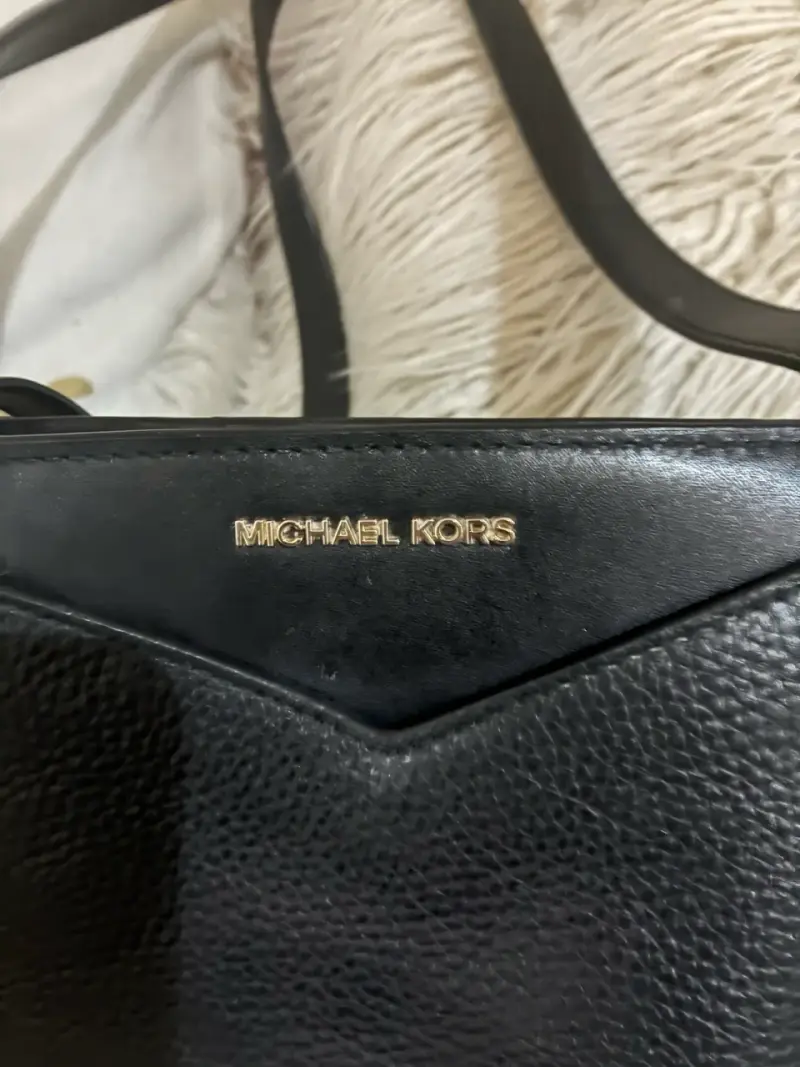 Cartera Michael Kors negra - 4