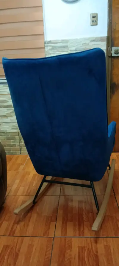 Silla mecedora azul - miniatura 2