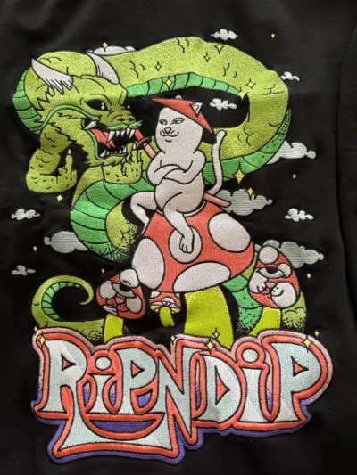 Polerón negro bordado ripndip - miniatura 2