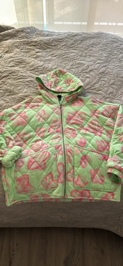 Chaqueta acolchada verde con capucha - miniatura 1