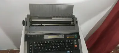 Máquina de escribir electrónica Panasonic - miniatura 3