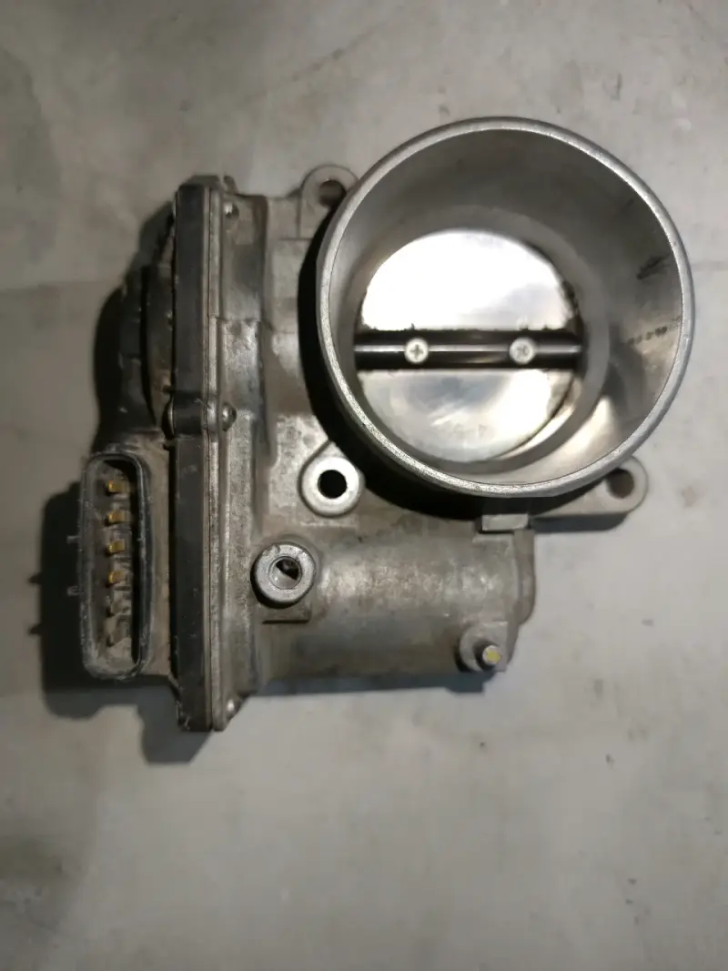 Cuerpo de aceleración Mazda - 2