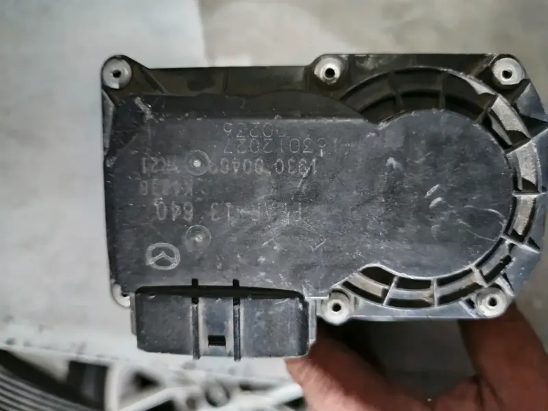 Cuerpo de aceleración Mazda - 5