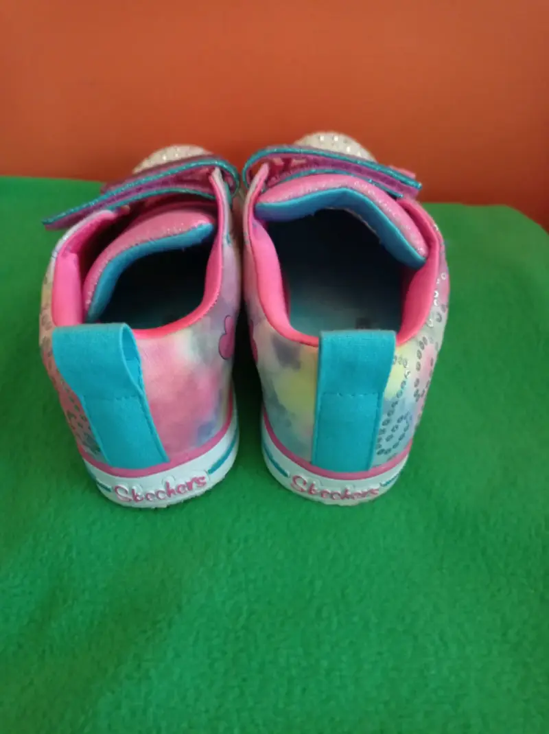 Zapatillas infantiles Skechers brillantes - 2