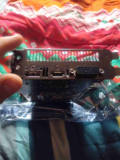 Tarjta vid ASUS GTX 1050 Ti + Fuente de pode - miniatura 7