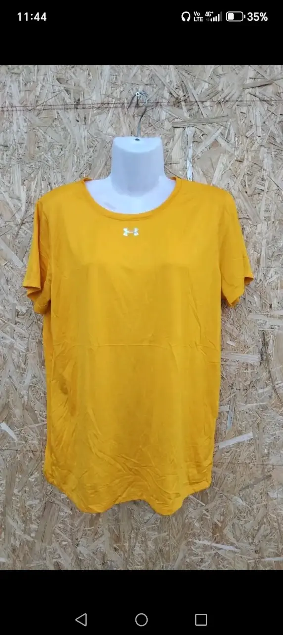 Polera amarilla deportiva