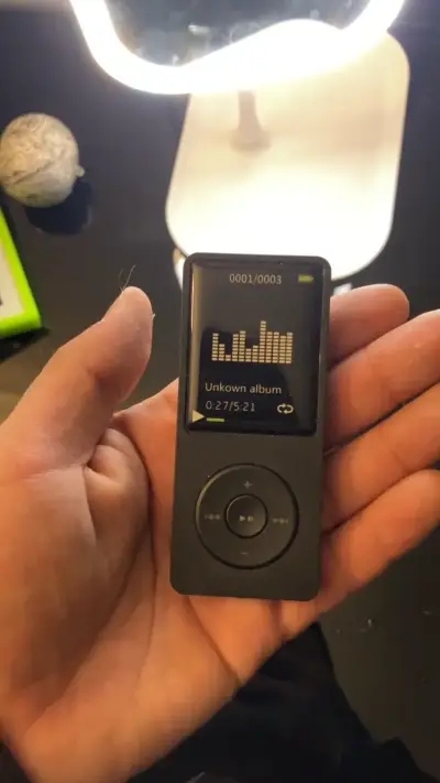 Reproductor MP3 con cable USB - miniatura 3