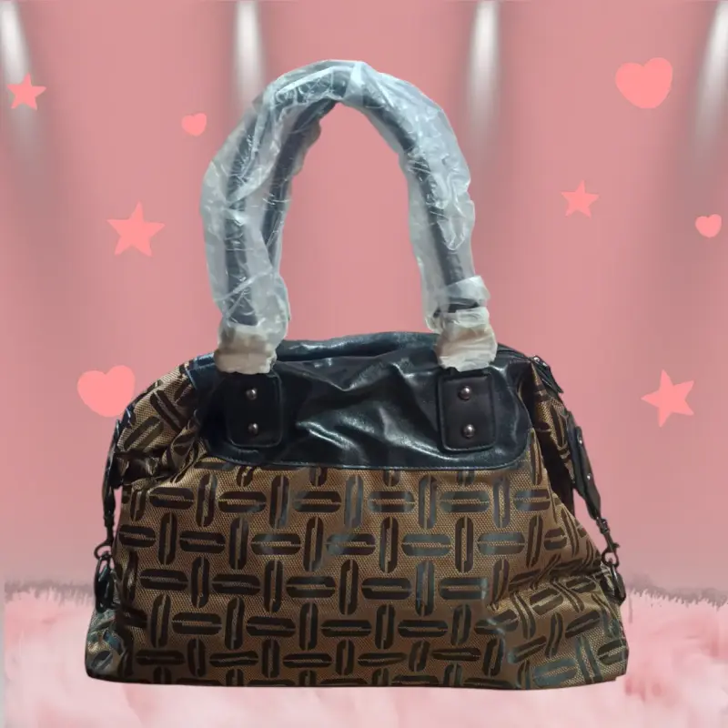 Cartera estampada marrón y negra