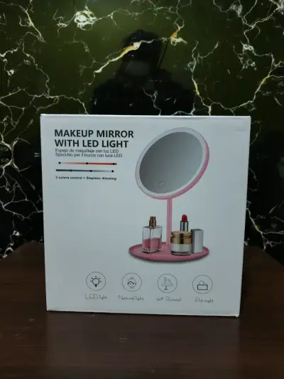 Espejo de maquillaje con luz LED - miniatura 1