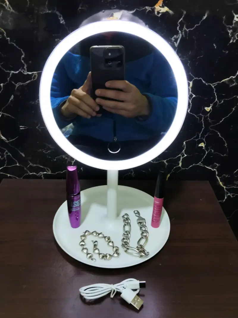 Espejo de maquillaje con luz LED - 2