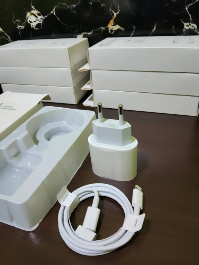 Adaptador de corriente USB-C 30W - 2