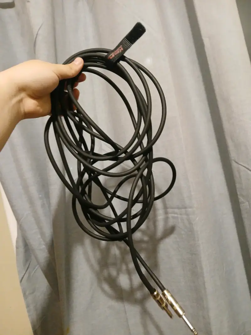Cable doble auxiliar de 5 metros.